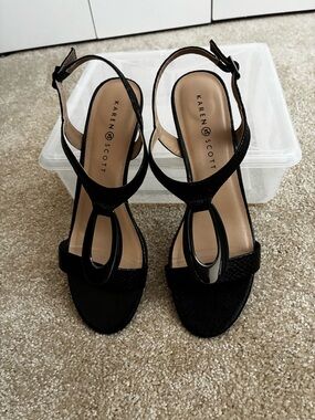 Karen Scott Black Open-Toe T-Strap Sling Heels with Oval Accent
